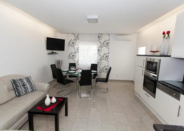 In With Sea View, Terrace, Air Conditioning, Wifi 3492-10 公寓 茨里克韦尼察