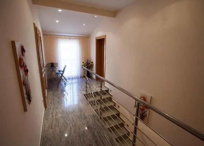 公寓 In With Sea View, Terrace, Air Conditioning, Wifi 3492-10 茨里克韦尼察