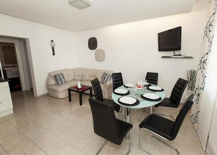 Lägenhet In With Sea View, Terrace, Air Conditioning, Wifi 3492-10 Crikvenica