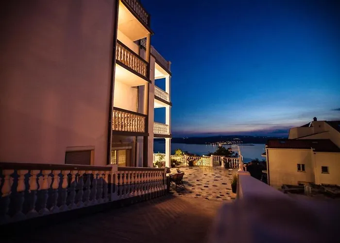 Lägenhet In With Sea View, Terrace, Air Conditioning, Wifi 3492-10 *